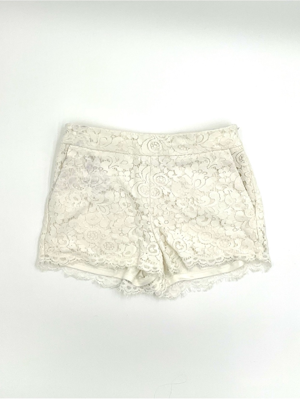 Express Ivory Lace Shorts Size 00 Lined Floral Crochet Boho Feminine